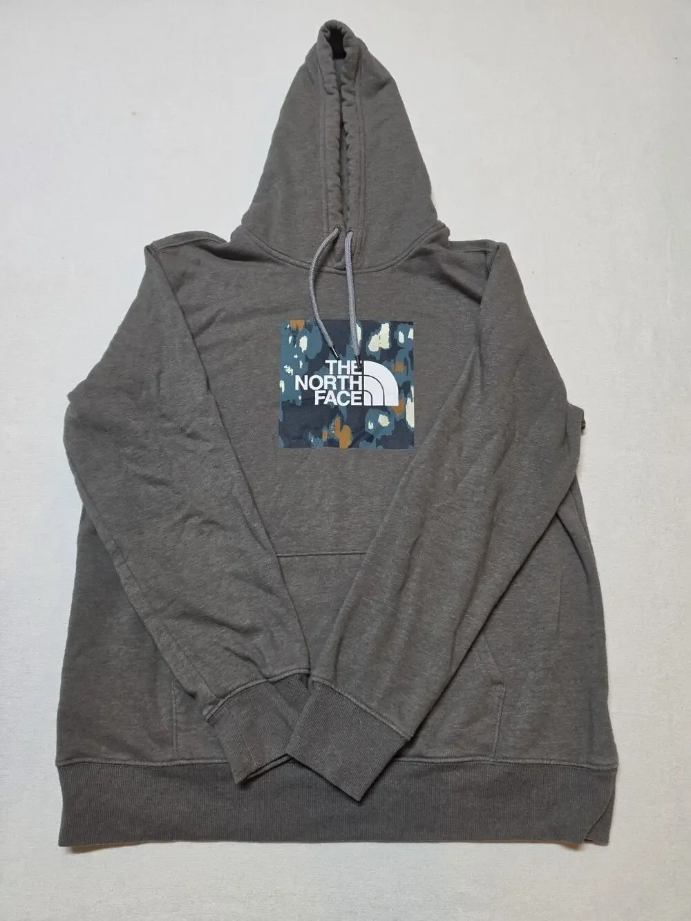 The North Face Men’s Hoodie Size Large Gray Box Logo Camo Pullover Sweatshirt